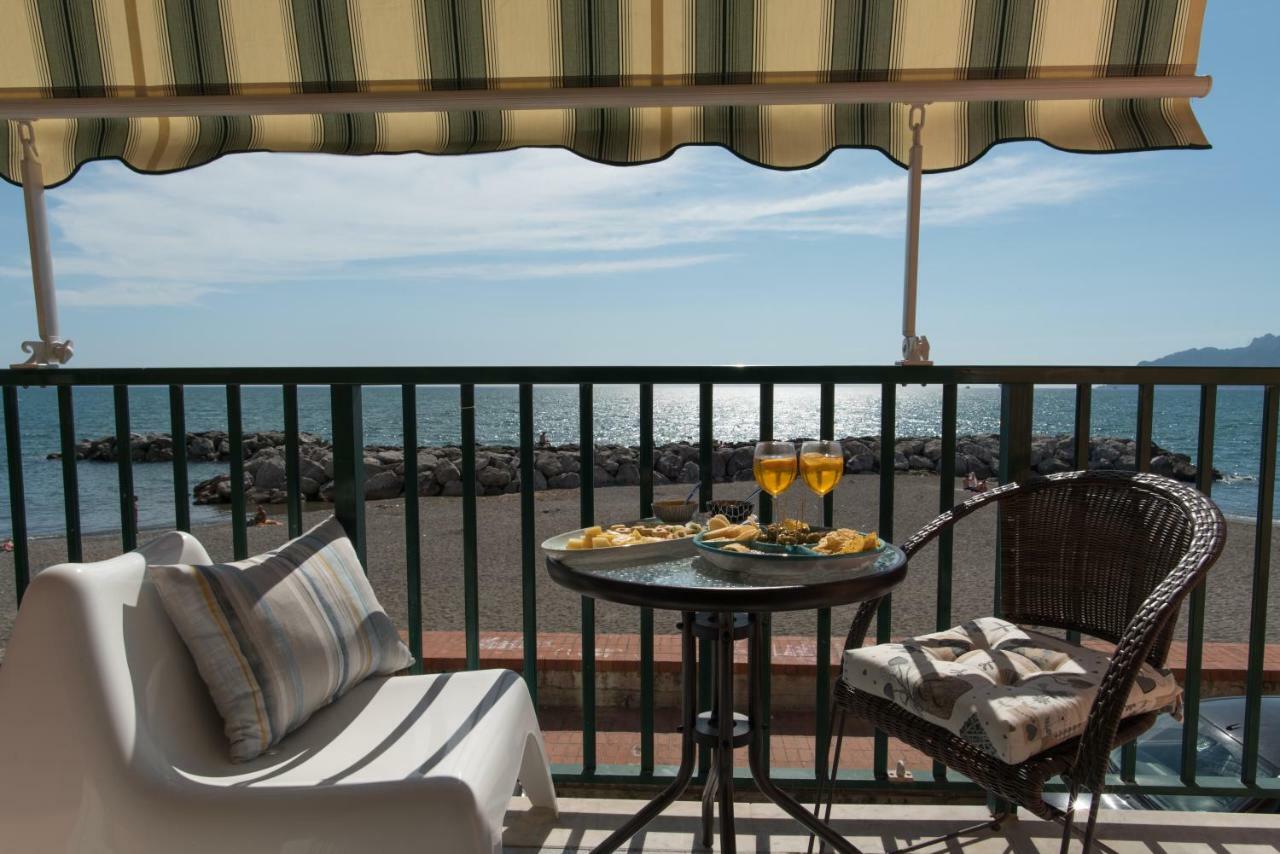 Dulce Mare Apartment Salerno Ngoại thất bức ảnh
